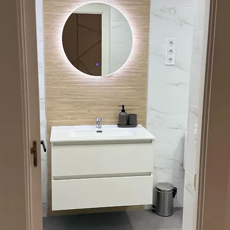 Amplio Piso En El Corazon De Διαμέρισμα Τορρεμολίνος