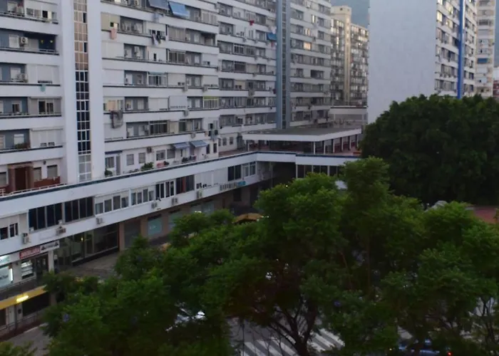 Amplio Piso En El Corazon De * Торремолинос